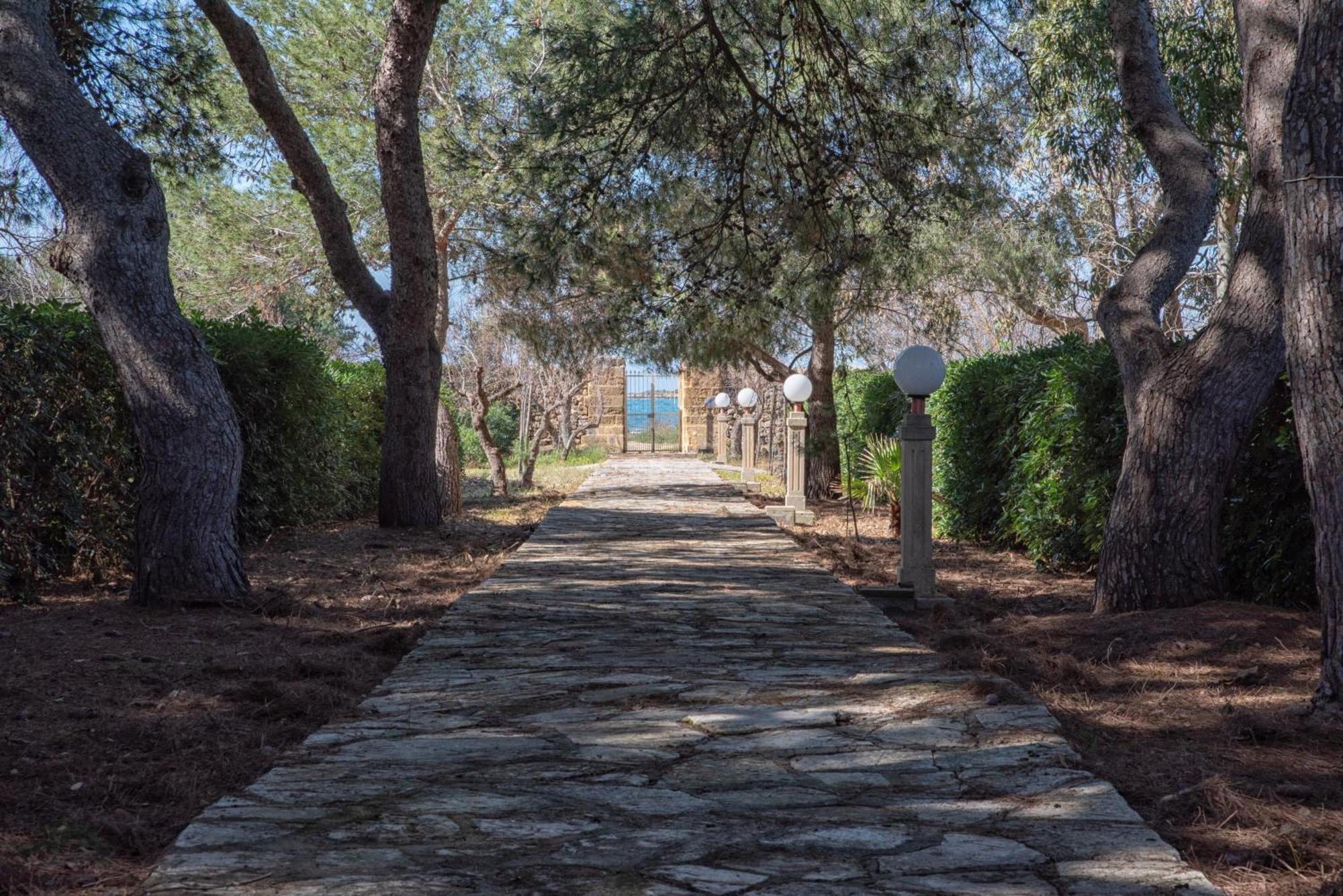 Villa La Tonnara Punta Prosciutto Exterior photo